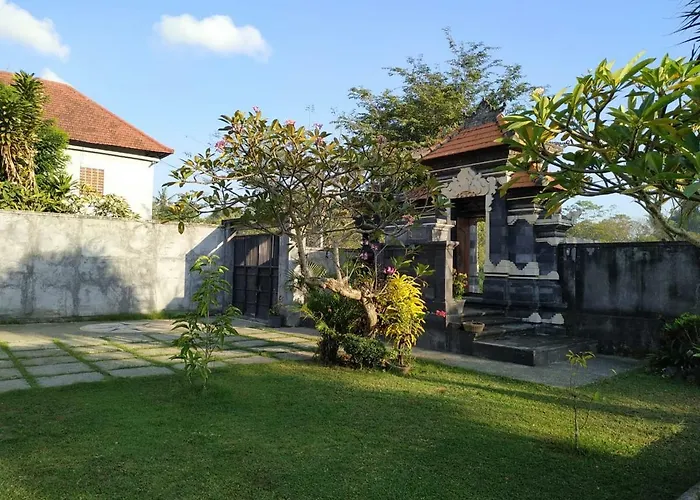 ゲストハウス Taman Sari Tagtag